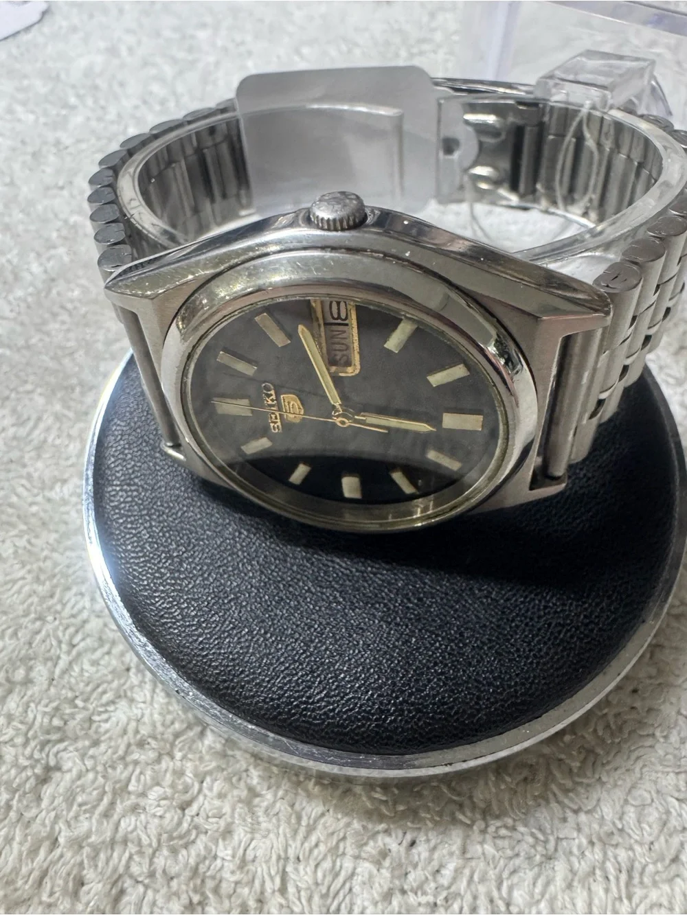 Seiko 5 automatic Black Dial Men's Watch with Gold Accents